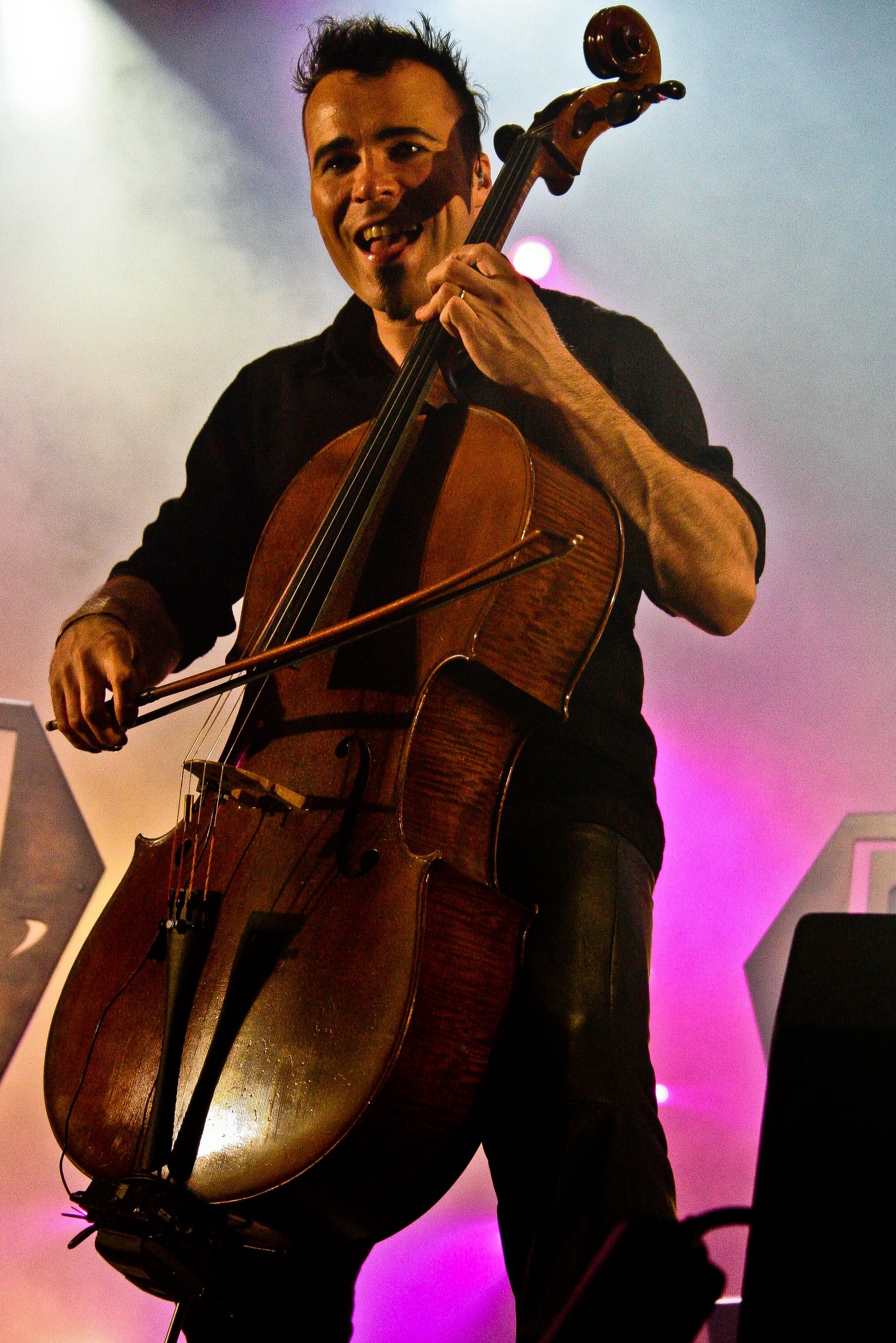 LIAMUD Apocalyptica Rotonde Hirson 20050521 3855